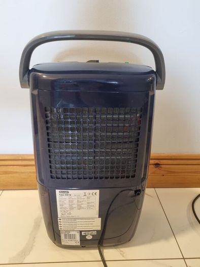 DeLonghi Tasciugo Ariadry Dehumidifier for parts or repair