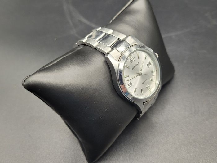 Vintage Style Ladies Watch SEKONDA Silver Dial