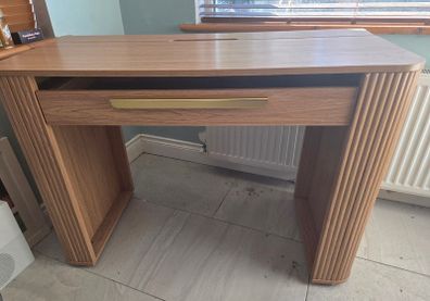 Dressing table