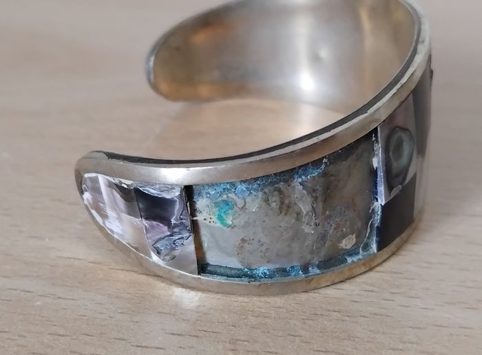 Mixed lot 3 bracelets 1x 925 silver glass bead, 1x Mexican Alpaca bangle (damaged) & 1x Britanny tourist crest bracelet FREEPOST