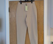 Carolyn Donnelly -The Edit Stone Chinos.  S.14.  B.N.W.T.