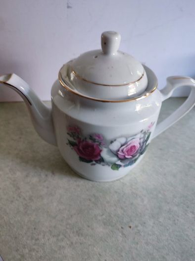 Vintage MEIKO Chinese White Porcelain Three Cup Roses Floral Pattern Golden Rim Teapot Retro Kitchen