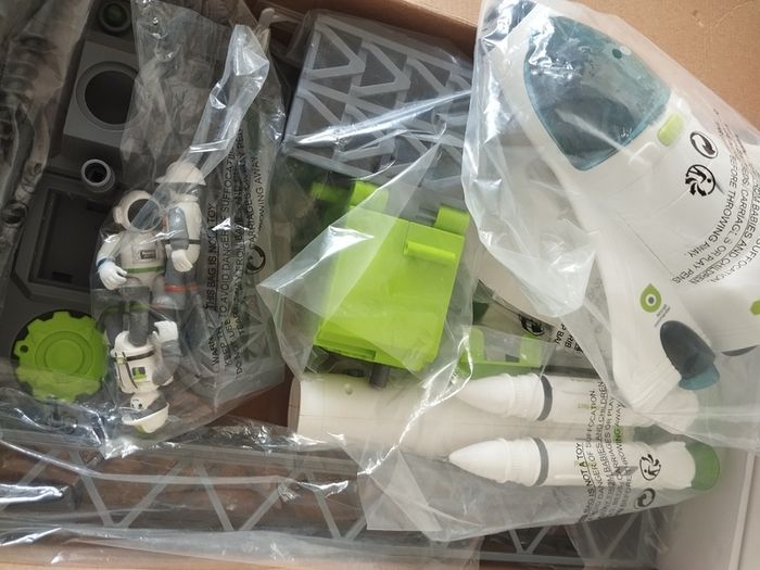Like new Big Space Exploring Rocket Launch Playset  with Smoke Effects