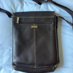 Jasper Portrait Messenger Bag