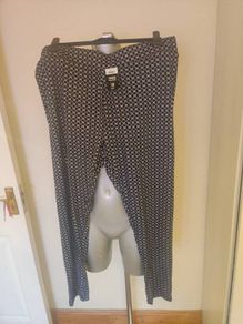 BNWT black patterned leggings Pepco size UK18 EU46 Postage included
