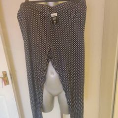 BNWT black patterned leggings Pepco size UK18 EU46 Postage included