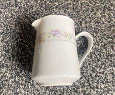 Noritake lilac time dinner set