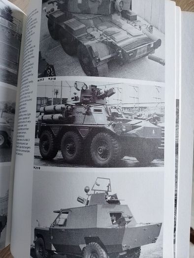 Northern Ireland Scrapbook (Troubles) IRA/UDA Arms & Armour Press 1986