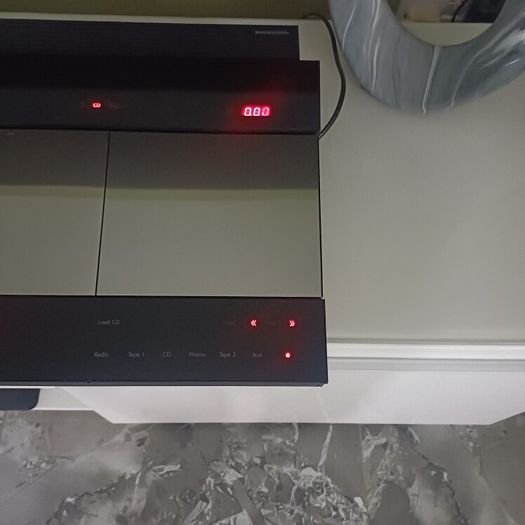 Stunning Vintage iconic Bang and Olufsen Beocenter 8000 System High power Amplifier CD player Tuner And Tape Recorder with Dolby HX Pro Stunning condition a real Timeless center piece
