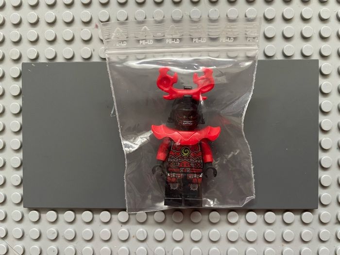 lego ninjago njo0075 Stone Army Warrior minifigure - Red Face