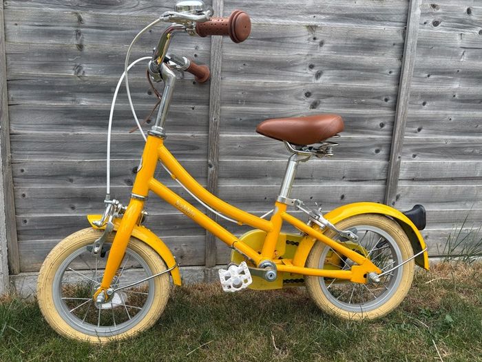 Bobbin Gingersnap children's 12" yellow bicycle / bike