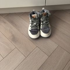 Kids shoes