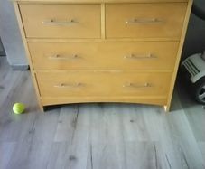 chest of drawers