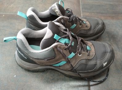 Hicking shoes water proof