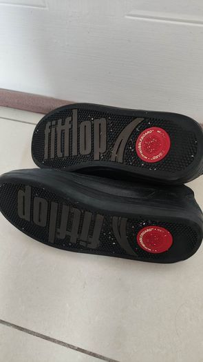 PRICE DROP Quick sale Flip flop sneakers size 6