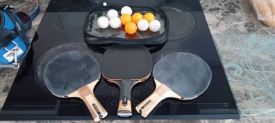 table tennis bats and balls