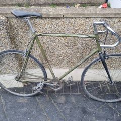 Fixie bike could do with oil
