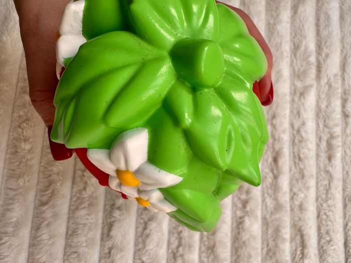 Shopkins Strawberry Kiss Colour Changing approx. 12 cm. Used Please see photos