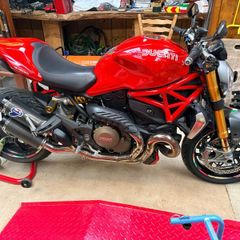 Ducati 1200s monster