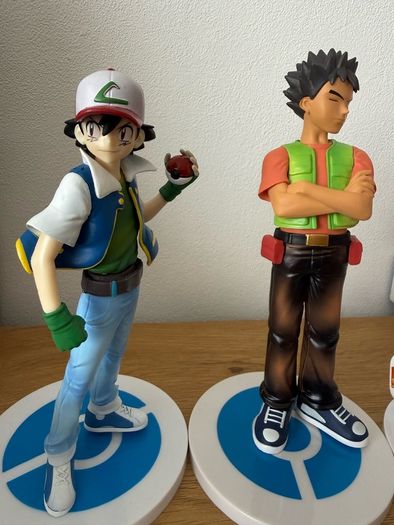 POKEMON figures