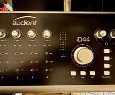 Audient ID44