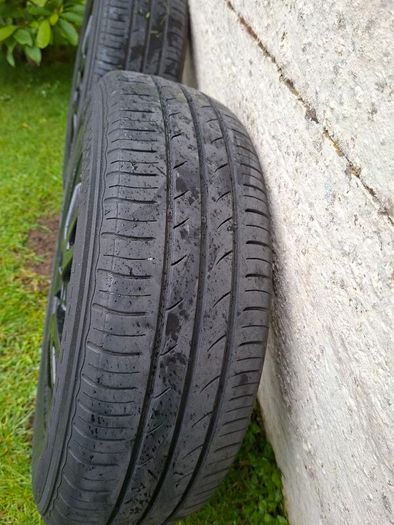 195/65/15 Kumho tyres & alloys