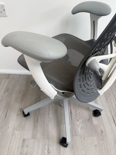 Herman Miller Mirra 2