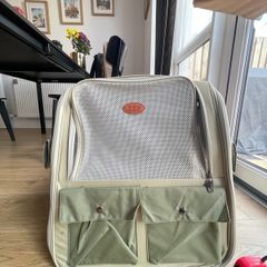 Pet carrier