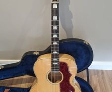 Gibson SJ200