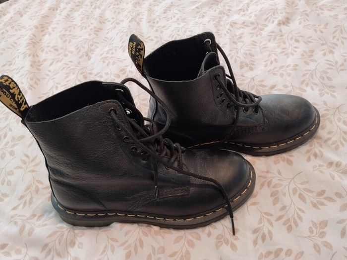 Brand New Dr. Martens 1460 Black 8-Eye Boots | UK 6 (EU 39)