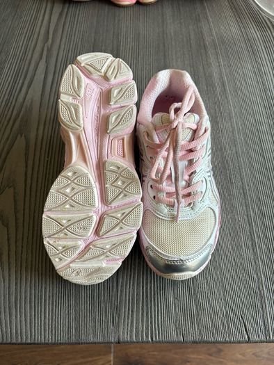 Asics Gel Pink girls UK size 3