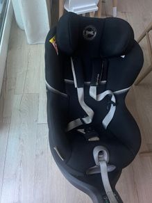 Cybex Sirona S2 i-Size Car Seat in black