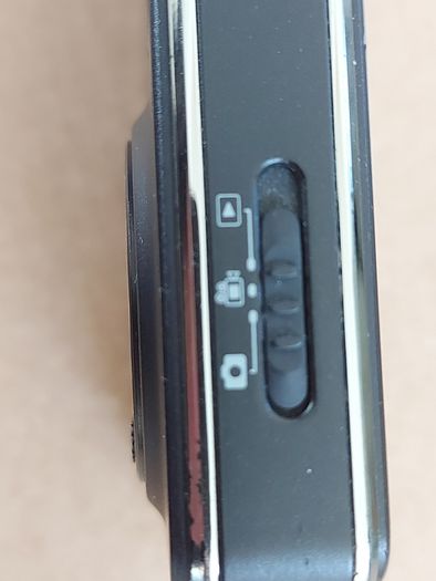 LG KU990 Viewty, Vintage Retro mobile phone in excellent cosmetic condition, No Battery, so not tested