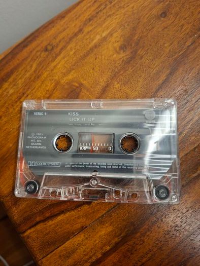 KISS: Lick It Up -Cassette