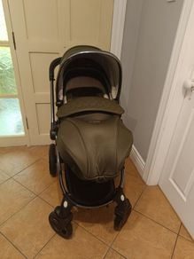 Egg 2 Stroller/Carrycot Bundle Hunter Green