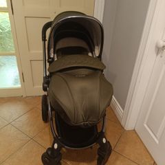 Egg 2 Stroller/Carrycot Bundle Hunter Green