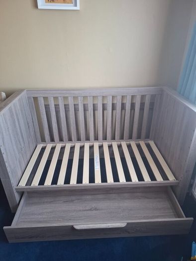Mamas & Papas Franklin Cot Bed - Grey - Excellent
