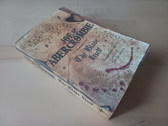 The Blade Itself by Joe Abercrombie (The First Law Book #1 Fantasy Paperback 2007)