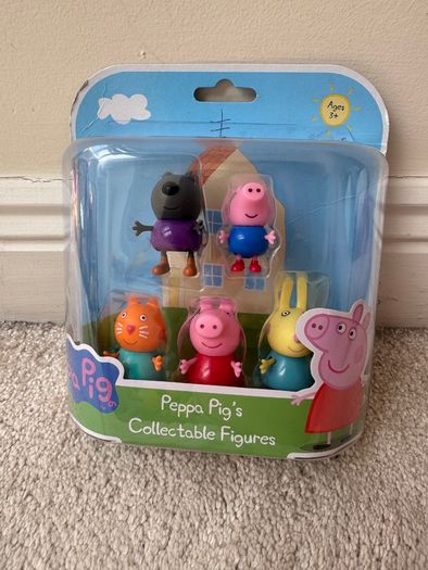 Peppa Pig's Pig 5 collectible figures Please see photos
