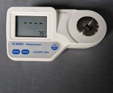 Hanna HI 96801 Digital Refractometer