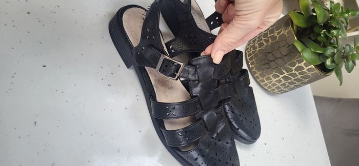 RIVERS black strappy side buckle flats Sz 6 UK - Bnwot