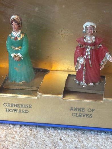 Vintage Cavendish Miniatures Boxed Figure Set feat. Henry VIII and his six wives