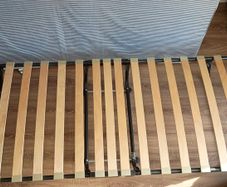 Foldable bed frame