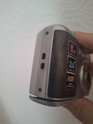 Samsung Digimax D60 6MP digital camera