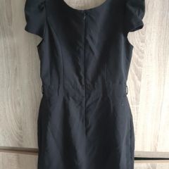 A wear black dress size xs s