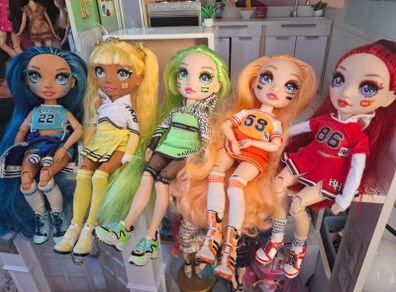 Rainbow High Cheerleaders set