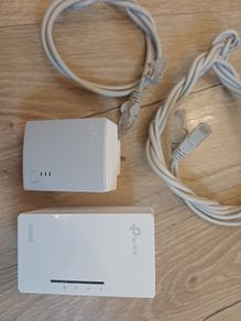 TP-Link AV600 Powerline WiFi Extender Kit + Cables