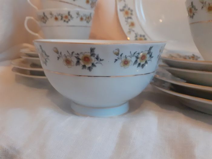 Vintage 21pce China Floral Tea Set.