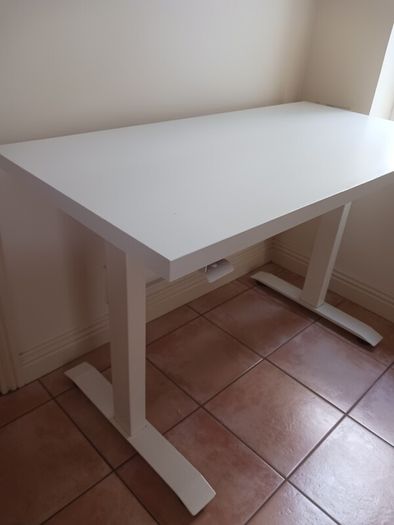 Standing desk