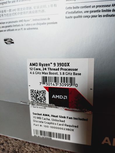 Ryzen 3900 AM4 processor with original box and cooler